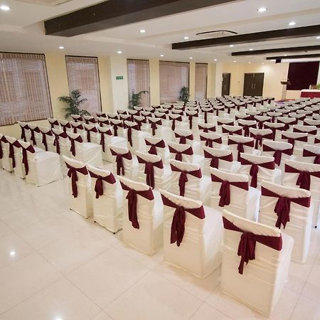 Grand Sarovar Portico, Latur Exterior photo