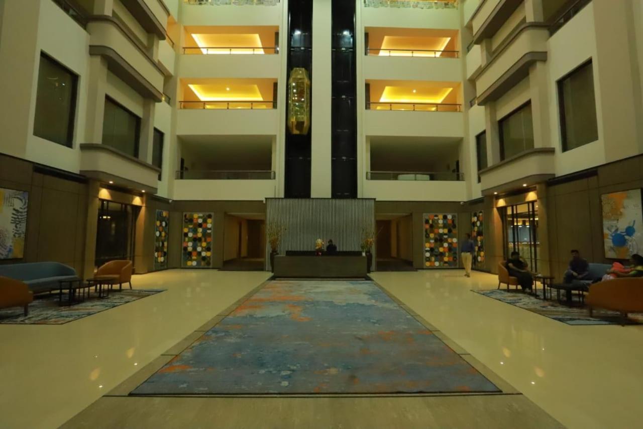 Grand Sarovar Portico, Latur Exterior photo